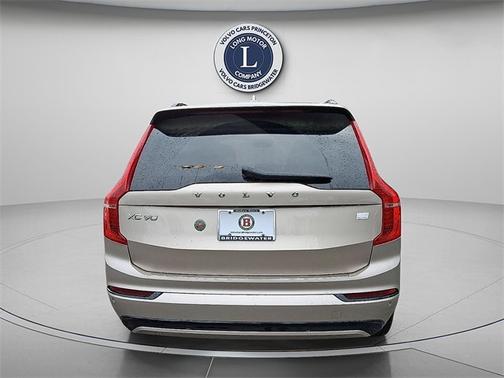 2023 Volvo XC90 Recharge Plug-In Hybrid T8 Plus Dark Theme 7-Seater