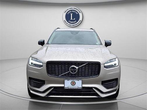 2023 Volvo XC90 Recharge Plug-In Hybrid T8 Plus Dark Theme 7-Seater