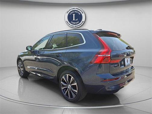 2022 Volvo XC60 B5 Momentum