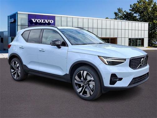 2026 Volvo XC40 B5 Ultra