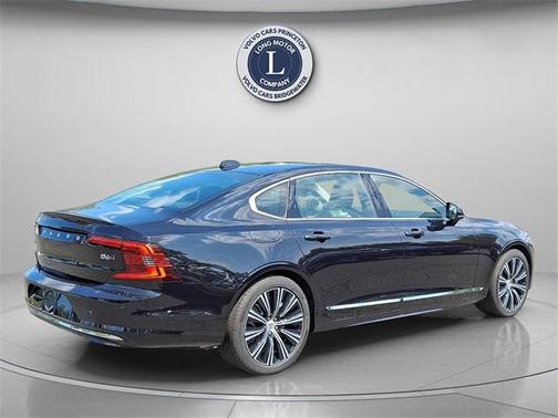 2025 Volvo S90 B6 Plus