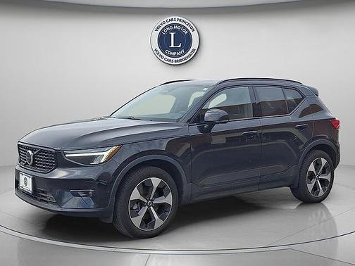 2025 Volvo XC40 Plus