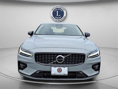 2025 Volvo S60 B5 Core