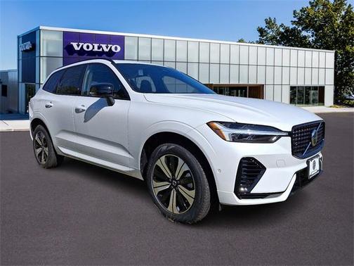 2025 Volvo XC60 Plug-In Hybrid T8 Plus