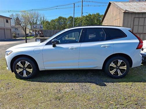 2025 Volvo XC60 Plug-In Hybrid T8 Plus