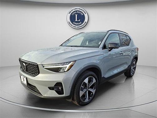 2025 Volvo XC40 Plus