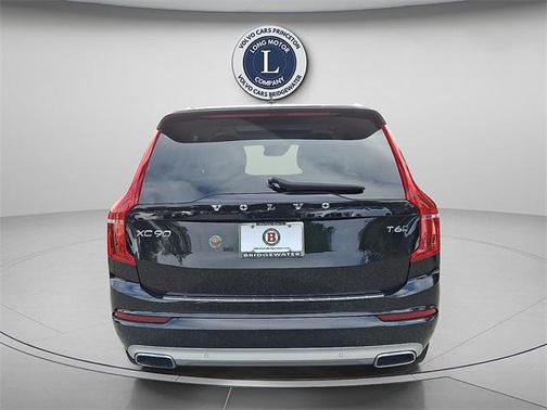 2021 Volvo XC90 T6 Momentum