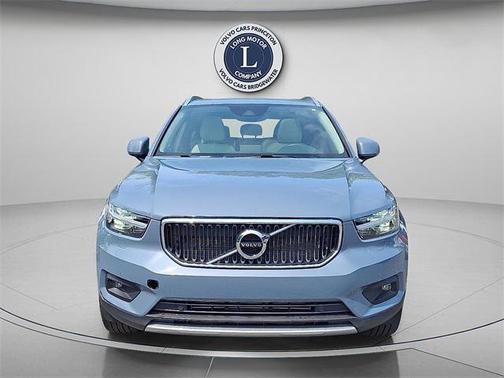 2022 Volvo XC40 T5 Momentum