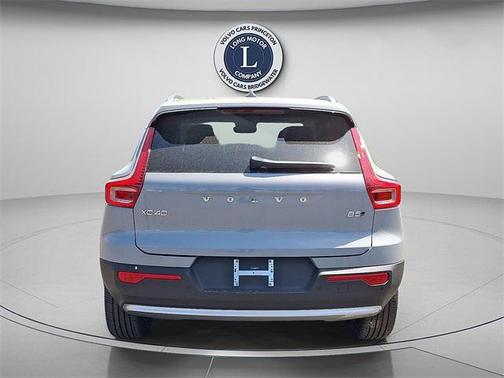 2025 Volvo XC40 B5 Plus Bright Theme
