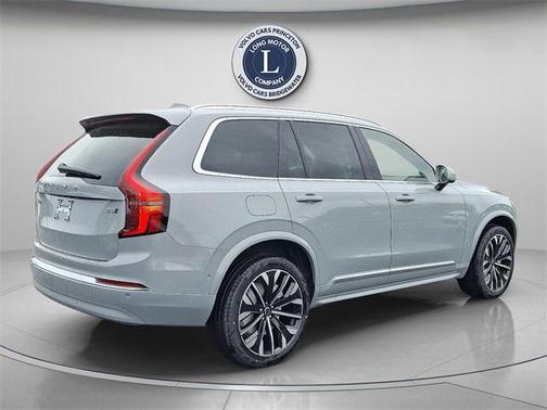 2026 Volvo XC90 B6 Plus 7-Seater