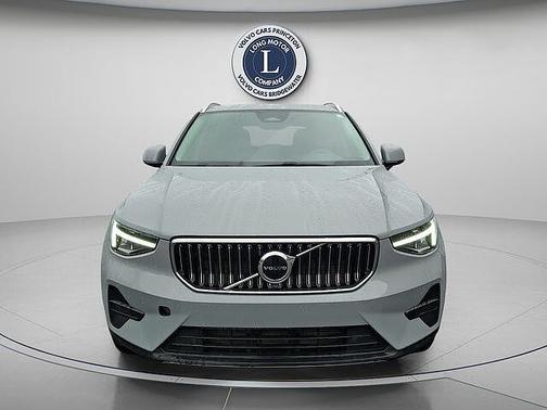 Vapour Grey 2025 Volvo XC40 Core
