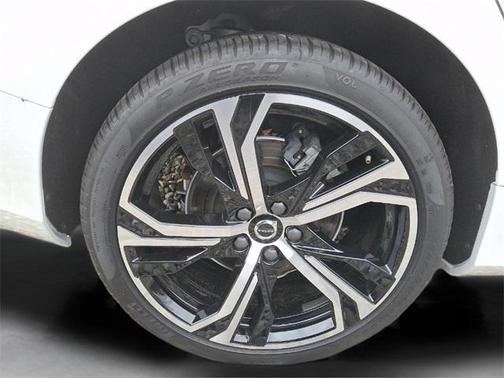 2024 Volvo S60 B5 Core Dark Theme