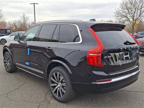 2025 Volvo XC90 B6 Core