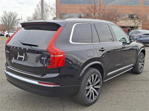 2025 Volvo XC90 B6 Core
