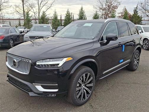 2025 Volvo XC90 B6 Core