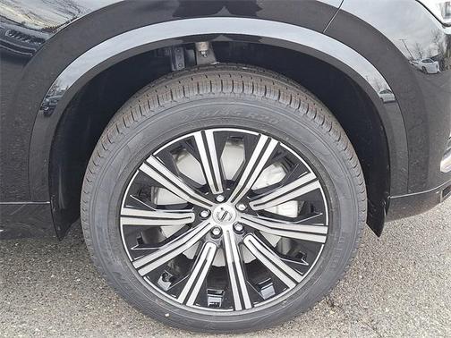 2025 Volvo XC90 B6 Core
