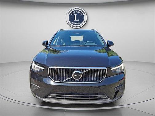2025 Volvo XC40 B5 Core Bright Theme