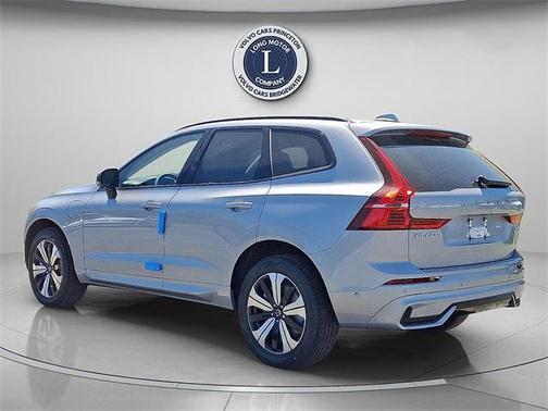 2025 Volvo XC60 Plug-In Hybrid T8 Plus