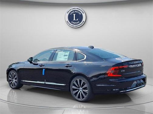 2025 Volvo S90 B6 Plus