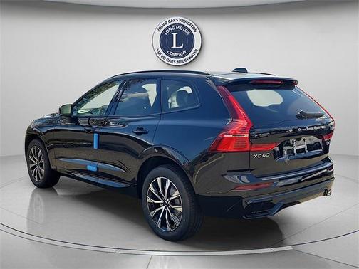 2025 Volvo XC60 B5 Core