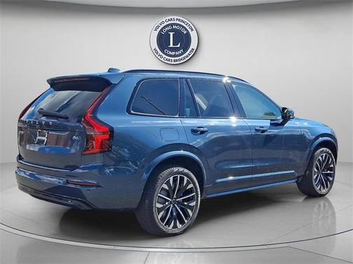 2026 Volvo XC90 B6 Ultra Dark Theme 7-Seater