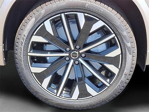 2026 Volvo XC90 B5 Plus 6-Seater