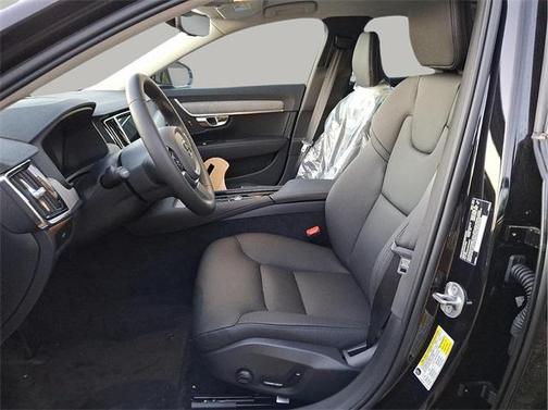 2025 Volvo S90 B6 Plus