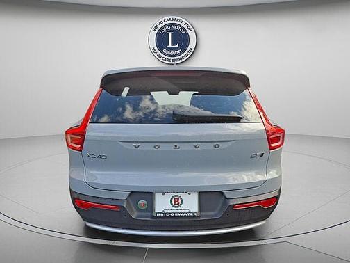 Vapour Grey 2025 Volvo XC40 Core