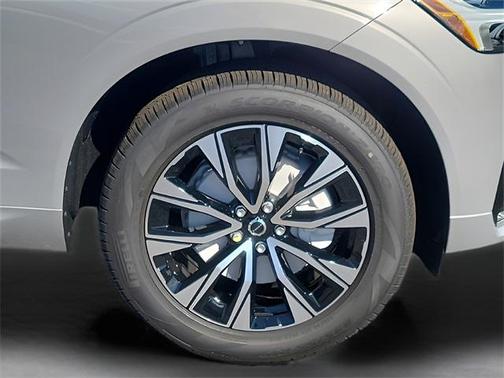 2025 Volvo XC60 B5 Core