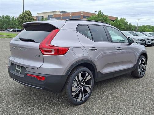 2026 Volvo XC40 B5 Ultra