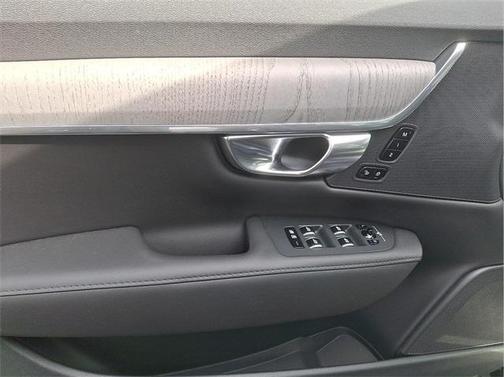 2025 Volvo S90 B6 Plus