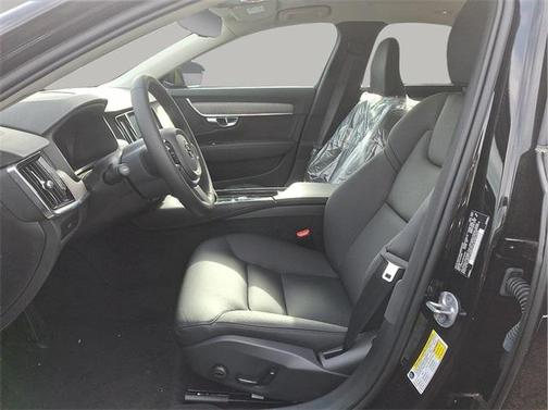 2025 Volvo S90 B6 Plus