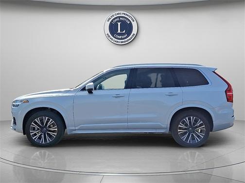 2022 Volvo XC90 T6 Momentum