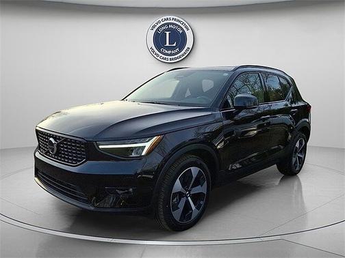 2025 Volvo XC40 Plus