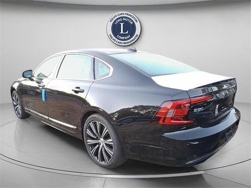 2025 Volvo S90 B6 Plus
