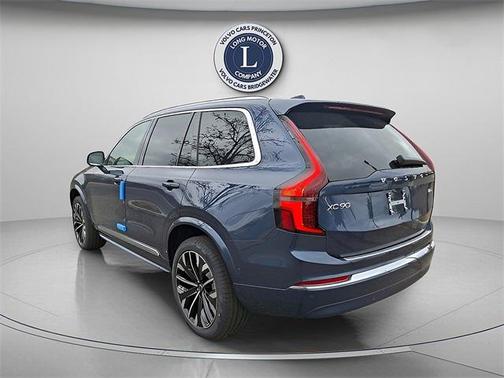 2025 Volvo XC90 B6 Plus 7-Seater