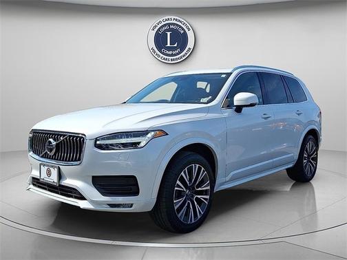 2022 Volvo XC90 T6 AWD Momentum 7 Seater