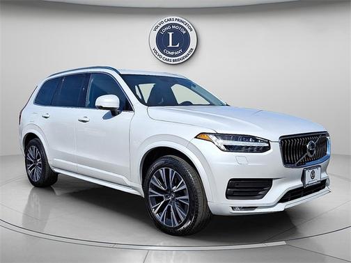 2022 Volvo XC90 T6 AWD Momentum 7 Seater