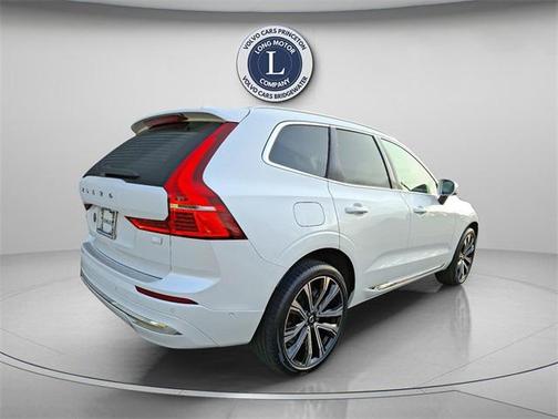 2023 Volvo XC60 Recharge Plug-In Hybrid T8 Ultimate Bright Theme