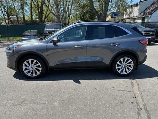 2022 Ford Escape Titanium
