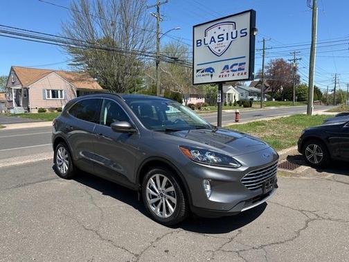 2022 Ford Escape Titanium