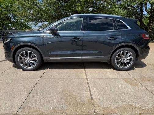 FLIGHT BLUE MET CC 2023 Lincoln Nautilus RESERVE