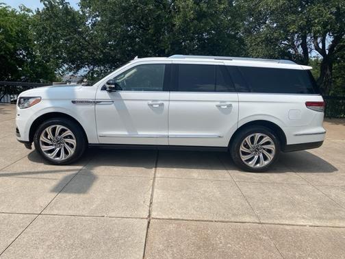 2023 Lincoln Navigator L RESERVE