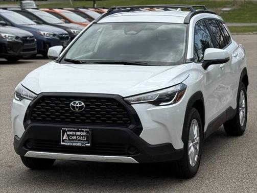 2024 Toyota Corolla Cross LE