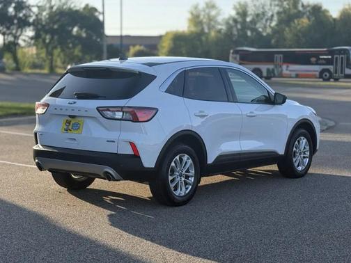 2022 Ford Escape SE Hybrid