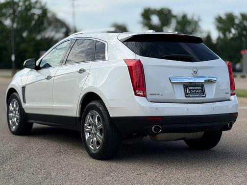 Radiant Silver Metallic 2016 Cadillac SRX Luxury Collection