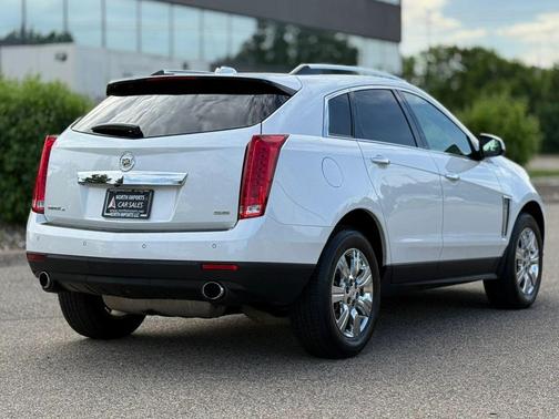 Radiant Silver Metallic 2016 Cadillac SRX Luxury Collection