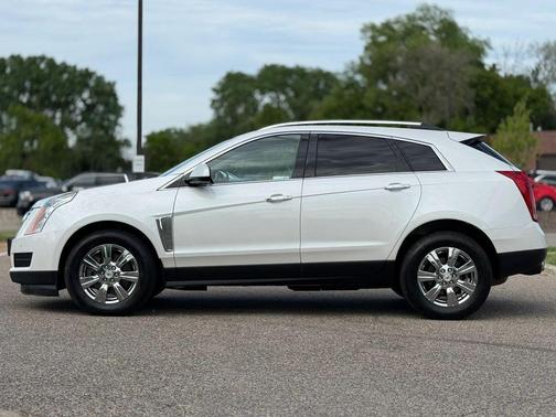 Radiant Silver Metallic 2016 Cadillac SRX Luxury Collection