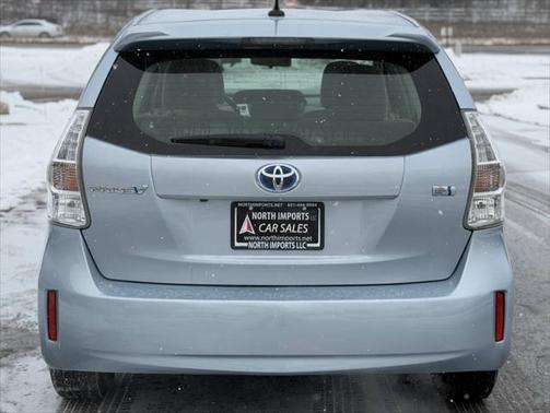 2012 Toyota Prius v Two