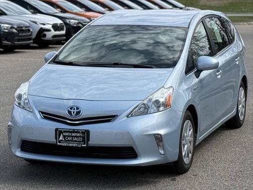 2012 Toyota Prius v Two